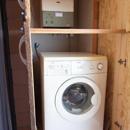 Apartamento Lucyelegance Pomezia A 800 Mt Dalla Stazione - Wi-fi Free *