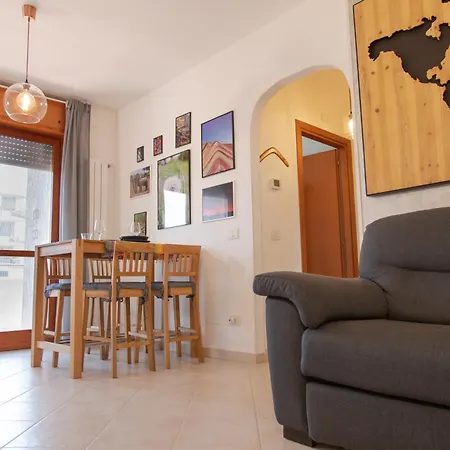 Apartamento Lucyelegance Pomezia A 800 Mt Dalla Stazione - Wi-fi Free