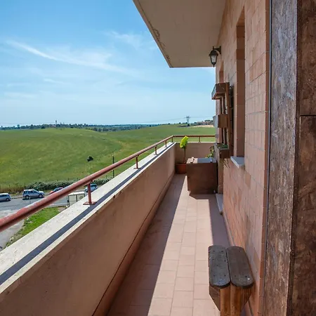 Lucyelegance Pomezia A 800 Mt Dalla Stazione - Wi-fi Free * Santa Palomba